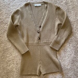 Zara Women's V-Neck Buttoned romper in Brown